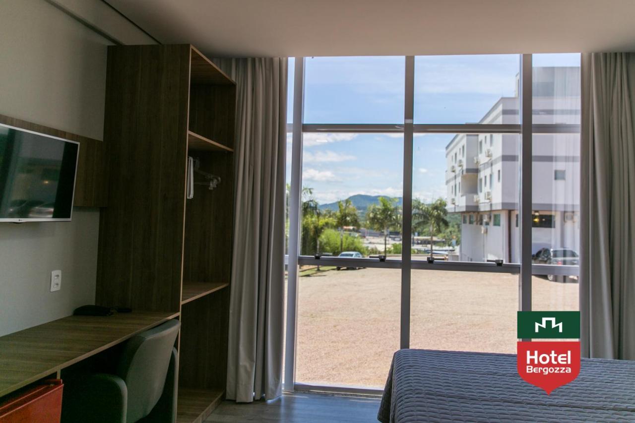 Hotel Bergozza Rio do Sul Esterno foto